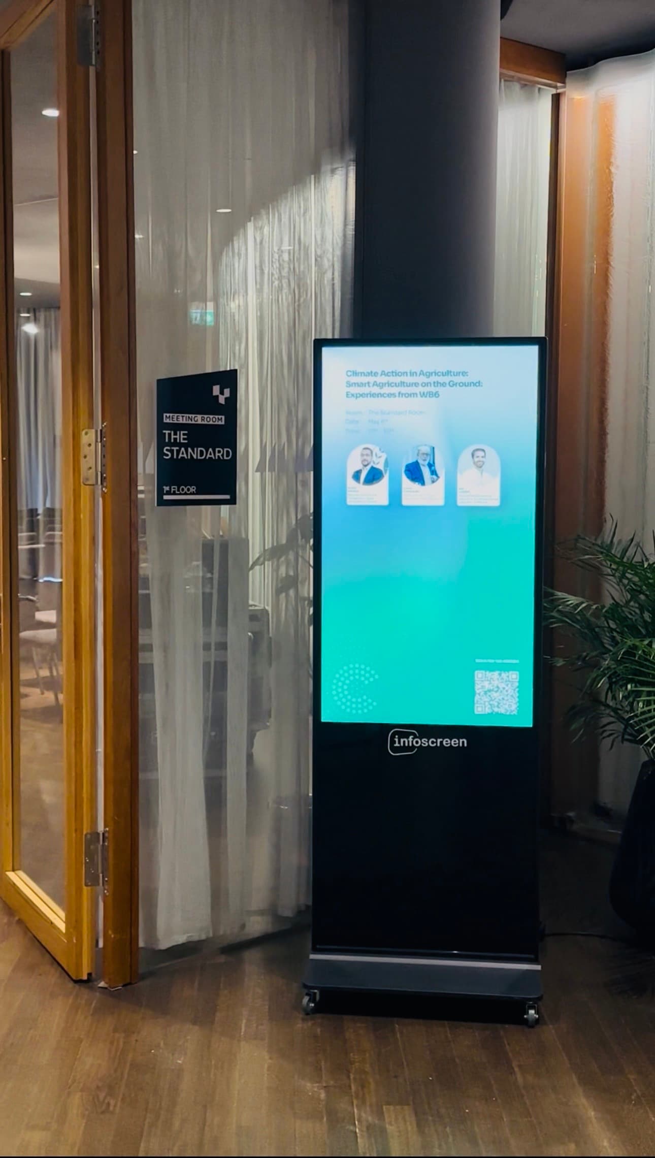 Ekran Interaktiv Indoor application 4